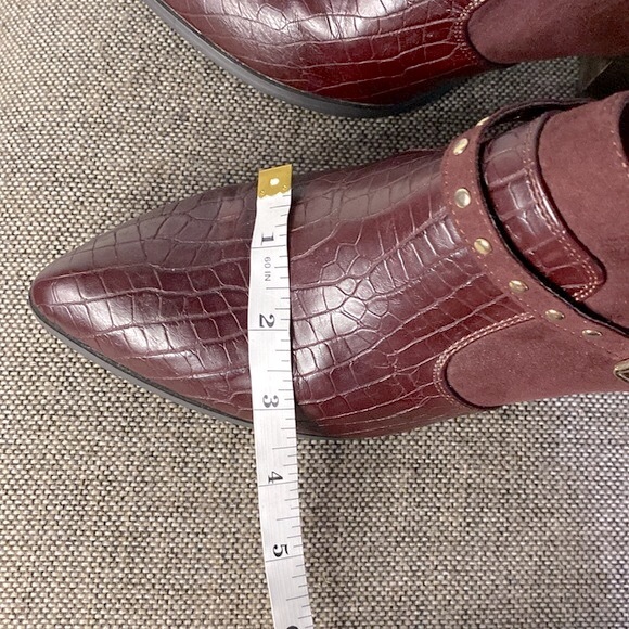 Bella Vita ankle booties, size 8 1/2N. - Picture 12 of 13